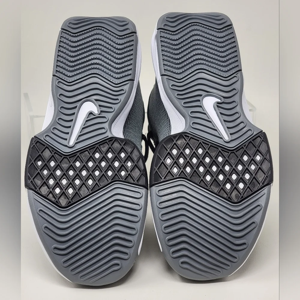 Nike LeBron Witness 8 Basketball Sneaker Black Shoes FB2239-004 Mens Size 4 New